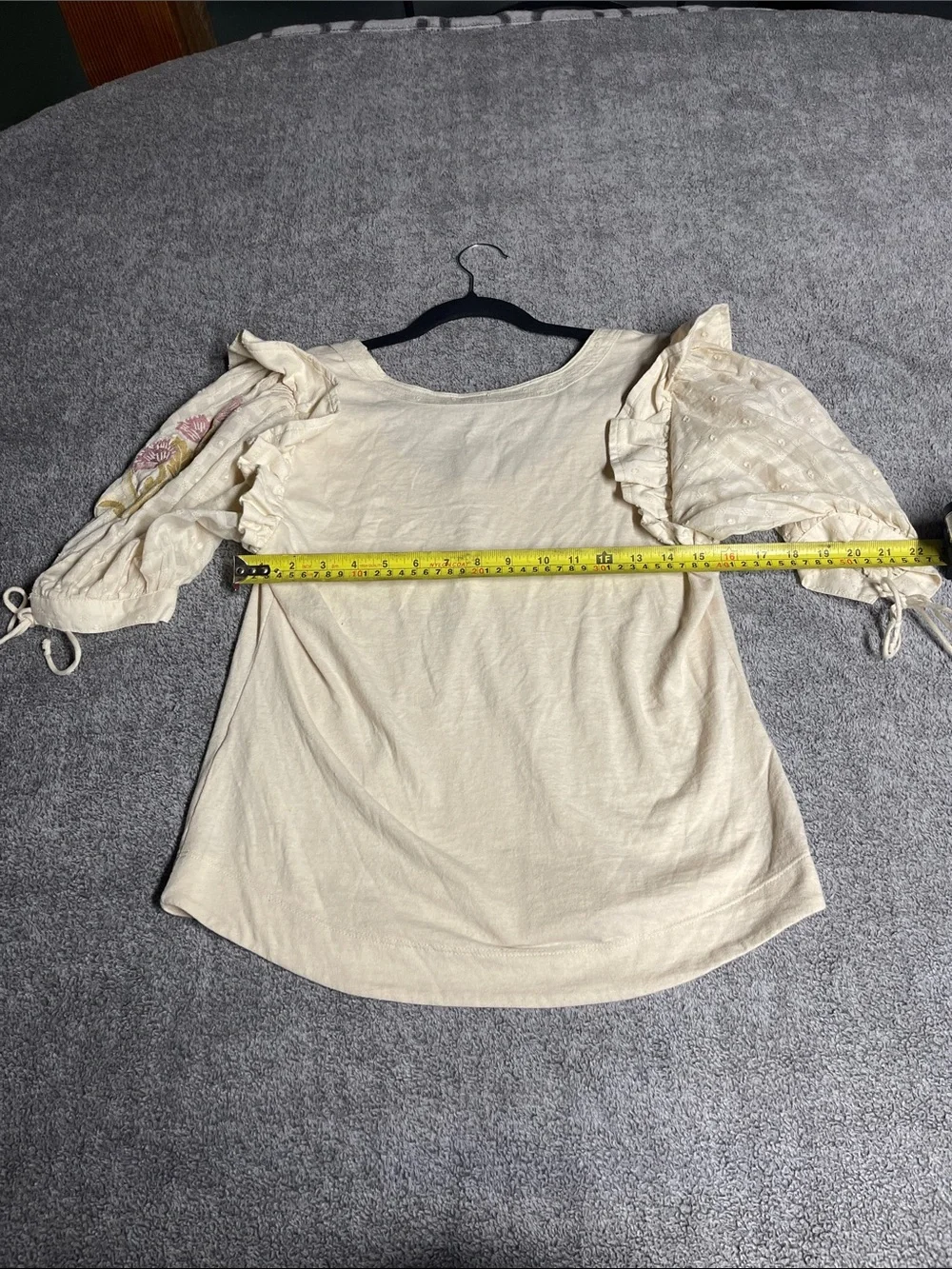 Anthropologie Cream Ruffle-Sleeve Scoop Neck Blouse